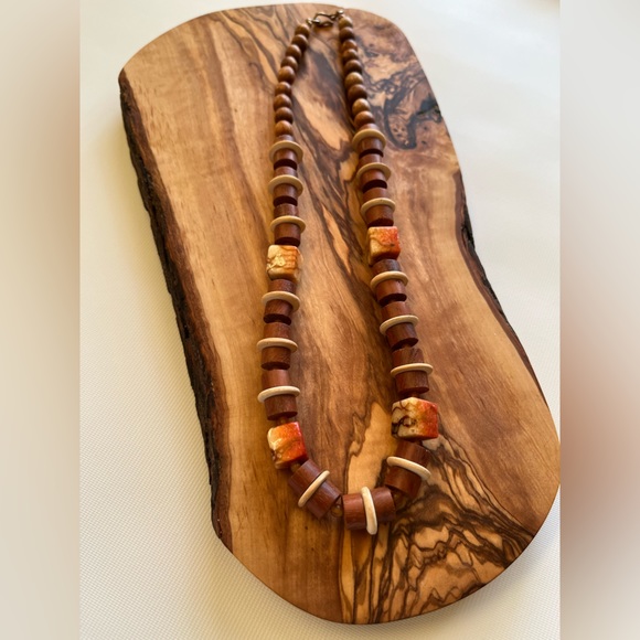 Wood Necklace handmade with natural wood - Picture 3 of 9